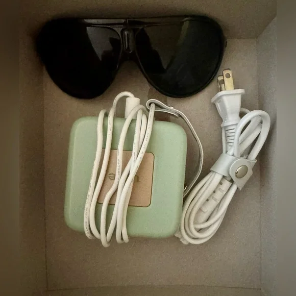 ULIKE Green IPL Hair Removal Device Version 1.0 - Picture 3 of 4